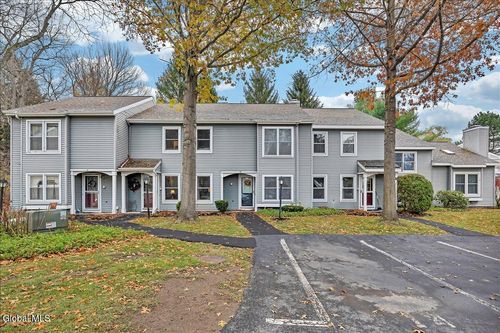 15 Wilton Ct, Halfmoon, NY, 12065-8107 | Card Image