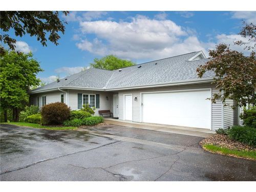 2645 Golf View Dr, River Falls, WI, 54022-7502 | Card Image
