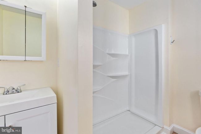 113 W Main St, House other with 5 bedrooms, 4 bathrooms and null parking in Wakefield VA | Image 32