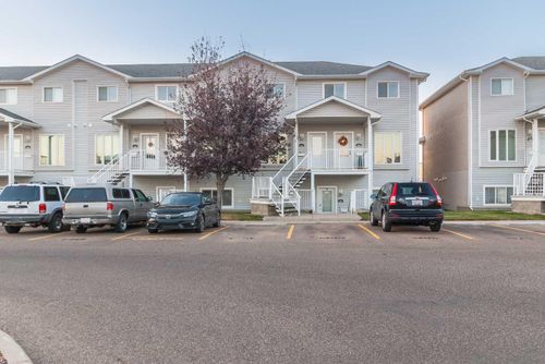 208 Northlands Pointe Ne, Medicine Hat, AB, T1C0C3 | Card Image