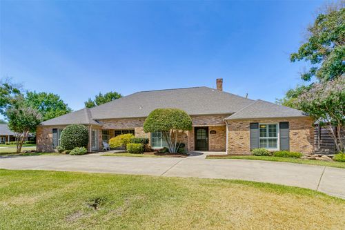 15305 Leavalley Drive, Dallas, TX, 75248 | Card Image