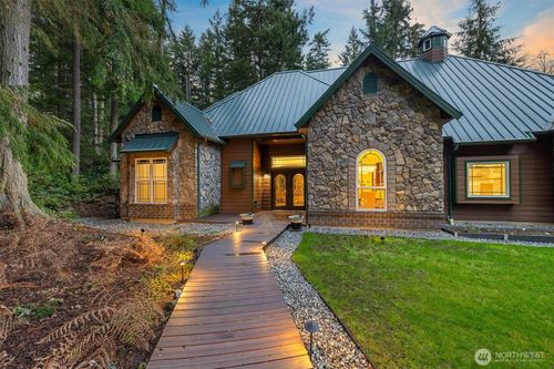 1059 Evergreen Ln, Freeland, WA, 98249-8777 | Card Image