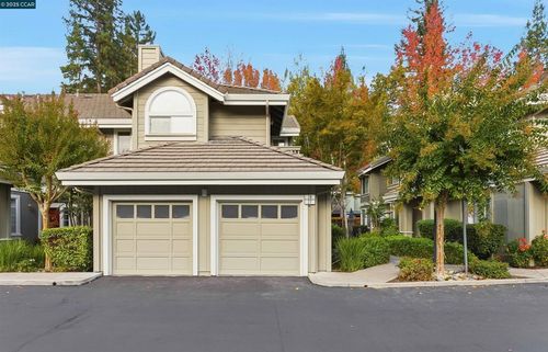 28 Danville Oak Pl, Danville, CA, 94526-2430 | Card Image