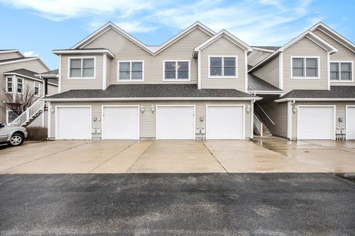 51 Arthur St, Manistee, MI, 49660-1101 | Card Image