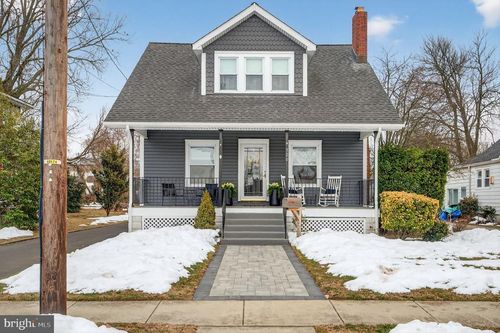 320 Glenwood Ave, BURLINGTON TOWNSHIP, NJ, 08016-2513 | Card Image