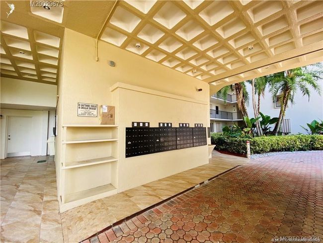 APT-401 - 10044 Ocean Dr, Condo with 3 bedrooms, 2 bathrooms and null parking in Jensen Beach FL | Image 67
