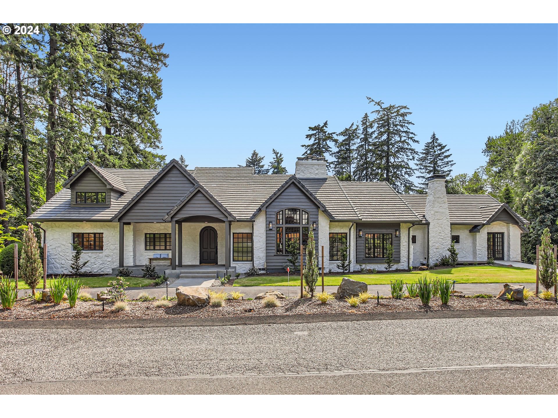 Iron Mountain Blvd, Portland, OR 97219