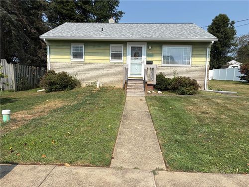 2647 Norma Dr, Lower Burrell, PA, 15068-3047 | Card Image