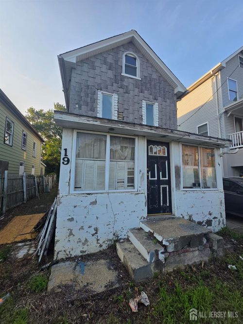 19 Herman St, South River, NJ, 08882-1318 | Card Image