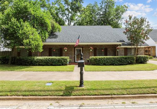 907 E Houston Ave, Crockett, TX, 75835-2234 | Card Image