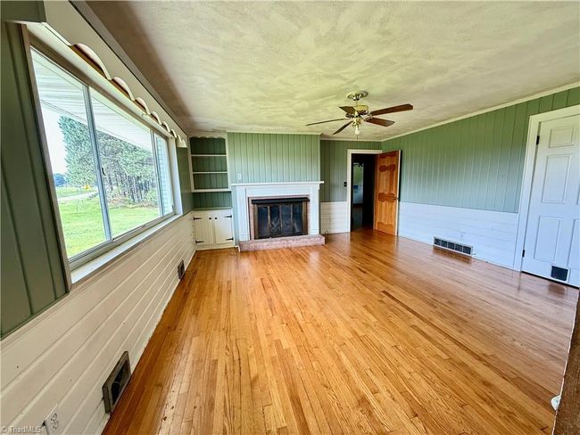 1024 Lone Hickory Rd, House other with 3 bedrooms, 3 bathrooms and null parking in Yadkinville NC | Image 6