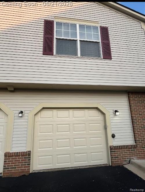9589 Lakeside Dr Drive, Ypsilanti, MI, 48197 | Card Image