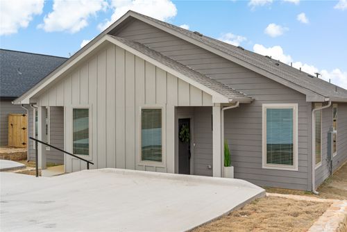 1303 Bells Dr, Denison, TX, 75021-6608 | Card Image