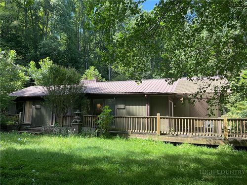 636 Dark Hollow Rd, Elk Park, NC, 28622-9387 | Card Image