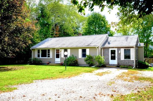 8 Clayton Rd, Middleboro, MA, 02346-1064 | Card Image