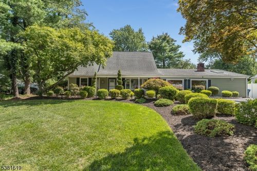 23 Dahlia Rd, Somerset, NJ, 08873-2805 | Card Image