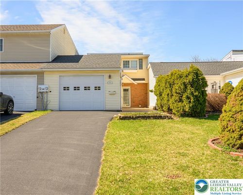 28 Stonewood Pl, Catasauqua, PA, 18032-1016 | Card Image