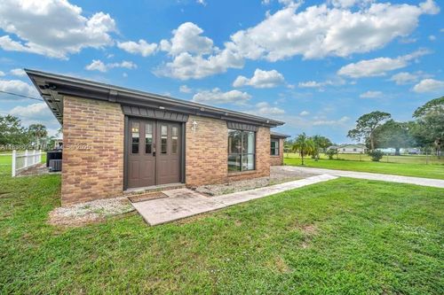 1803 E Easy St, Fort Pierce, FL, 34982-3706 | Card Image