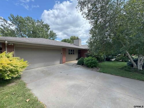 430 Wedgewood Dr, Lincoln, NE, 68510-2440 | Card Image