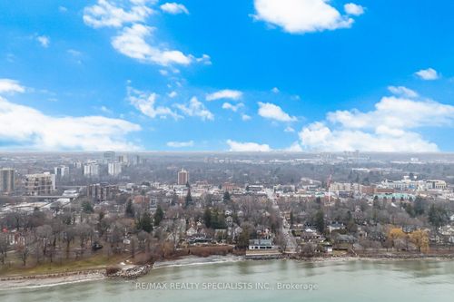 304-185 Robinson St, Oakville, ON, L6J7P6 | Card Image