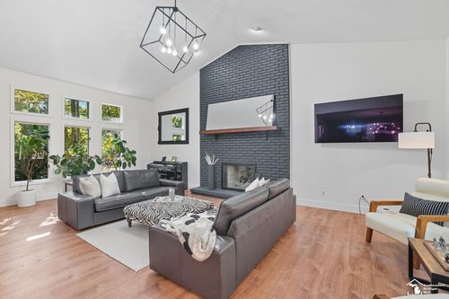 8232 Island Blvd, Grosse Ile, MI, 48138-1389 | Card Image