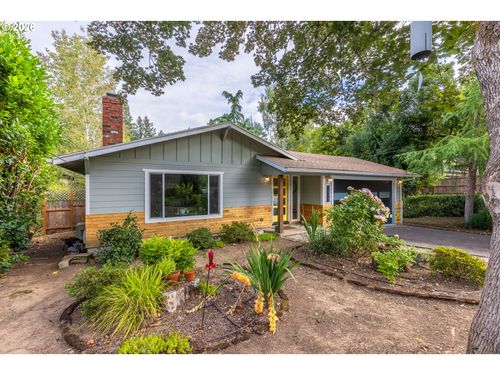 7645 Sw Cedarcrest St, Portland, OR, 97223-9052 | Card Image