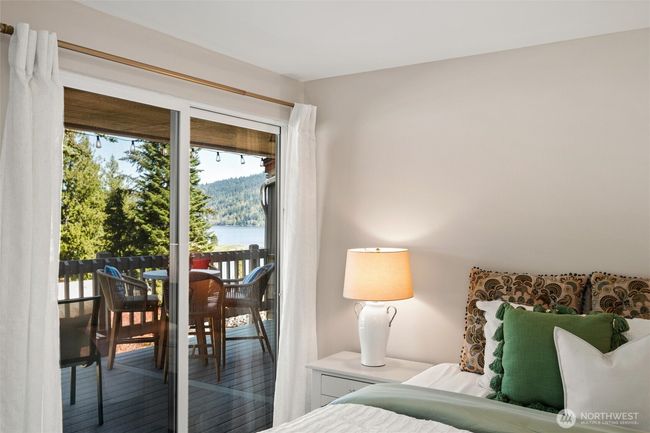 UNIT-26 - 1 Morning Beach Dr, Condo with 3 bedrooms, 2 bathrooms and null parking in Bellingham WA | Image 25
