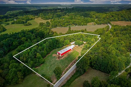 425 Baptist Ridge Hwy, Hilham, TN, 38568-5601 | Card Image