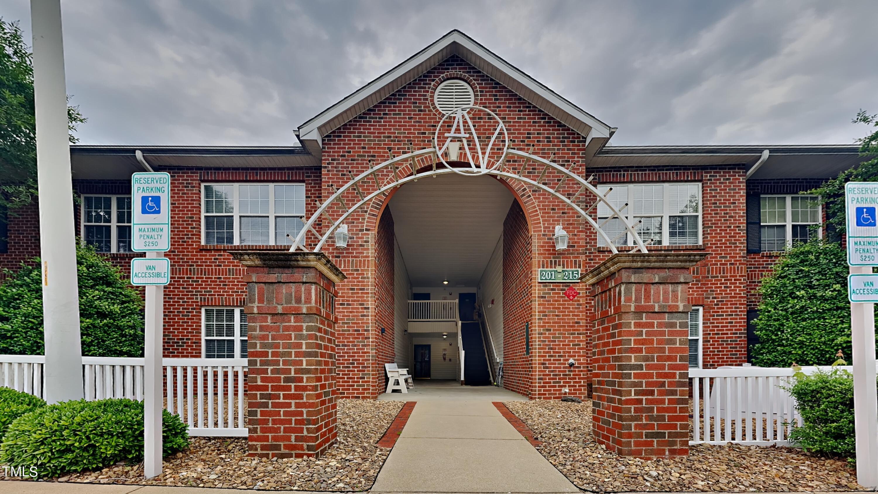 Sturbridge Dr, Clayton, NC 27520