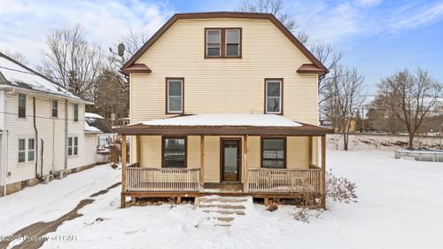 1011 Mill St, Dallas, PA, 18612 | Card Image