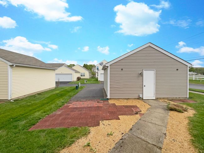 6330 Pompano St, House other with 2 bedrooms, 3 bathrooms and null parking in Canal Winchester OH | Image 10