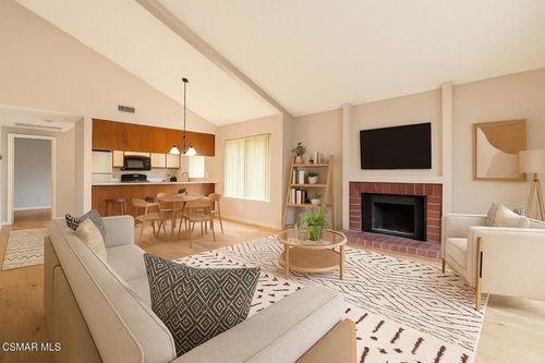 apt-207-460 Arbor Lane Ct, Thousand Oaks, CA, 91360-7204 | Card Image