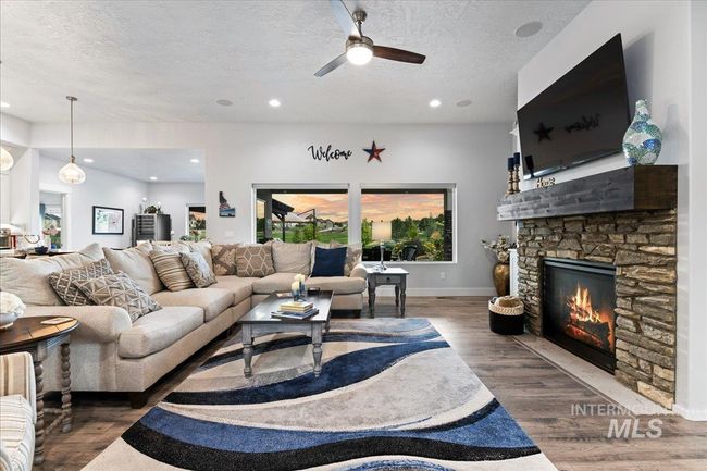 22962 Signature Pointe Ln, House other with 4 bedrooms, 3 bathrooms and 4 parking in Wilder ID | Image 18