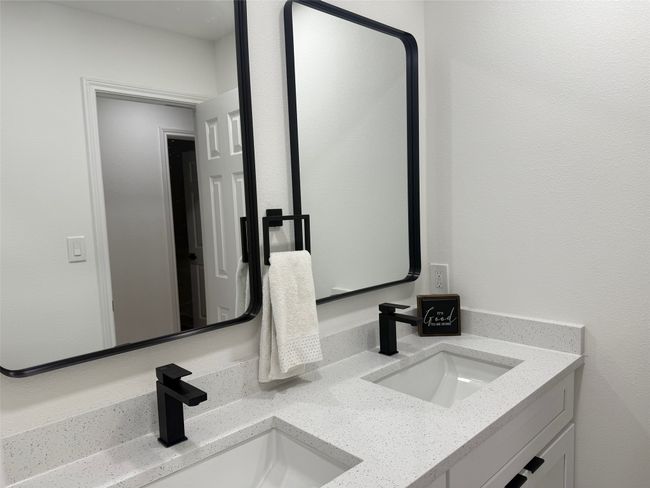 2302 Stone Glen Ln, House other with 3 bedrooms, 2 bathrooms and null parking in Carrollton TX | Image 15