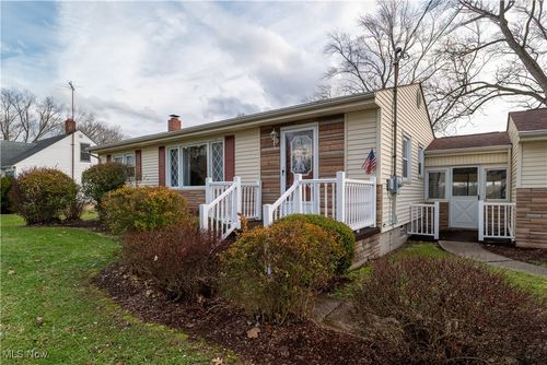 376 Johnson Plank Rd Ne, Warren, OH, 44481-9301 | Card Image