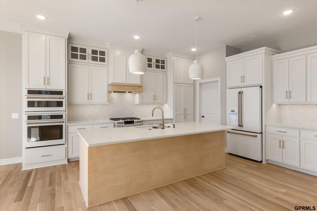 21859 B St, House other with 6 bedrooms, 4 bathrooms and 4 parking in Elkhorn NE | Image 11