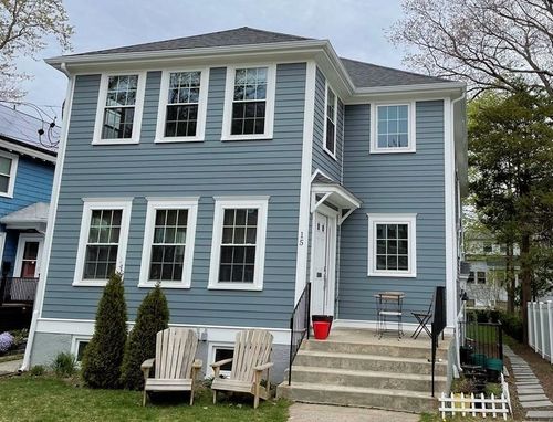 15-15 Bonwood St, Newton, MA, 02460-2203 | Card Image