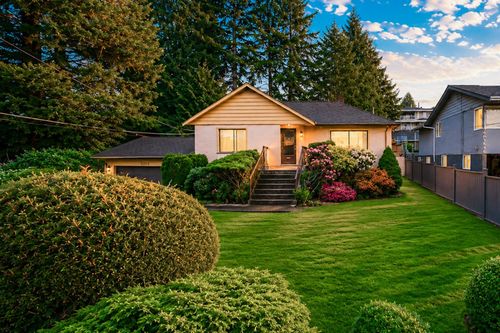 5225 Georgia St, Burnaby, BC, V5B1V3 | Card Image