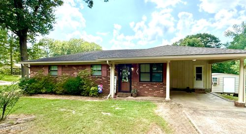 722 Cherokee Ln, Grenada, MS, 38901-5306 | Card Image