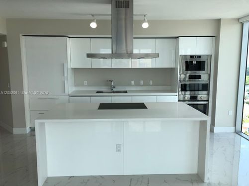 52401-330 Sunny Isles Boulevard, Sunny Isles Beach, FL, 33160 | Card Image