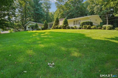 23 Pequot Trl, Westport, CT, 06880-2929 | Card Image