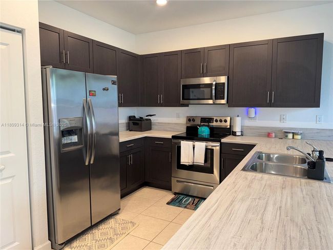2686 Se 13 Th Ct, House other with 3 bedrooms, 3 bathrooms and null parking in Homestead FL | Image 7