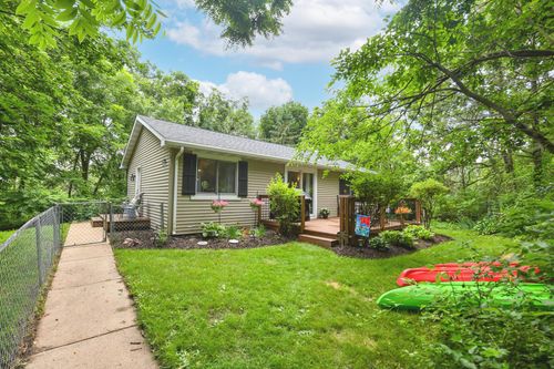 7556 West Dr, Whitewater, WI, 53190-4331 | Card Image