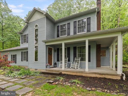 1223 Kuhn Rd, BOILING SPRINGS, PA, 17007-9639 | Card Image