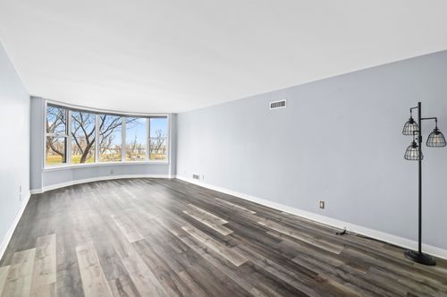 2525 S Shore Dr, Milwaukee, WI, 53207-1973 | Card Image