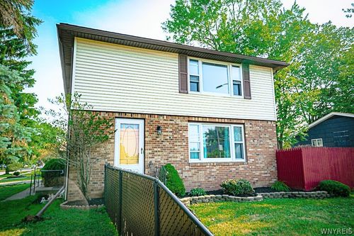 569 French Rd, Cheektowaga, NY, 14227-3529 | Card Image