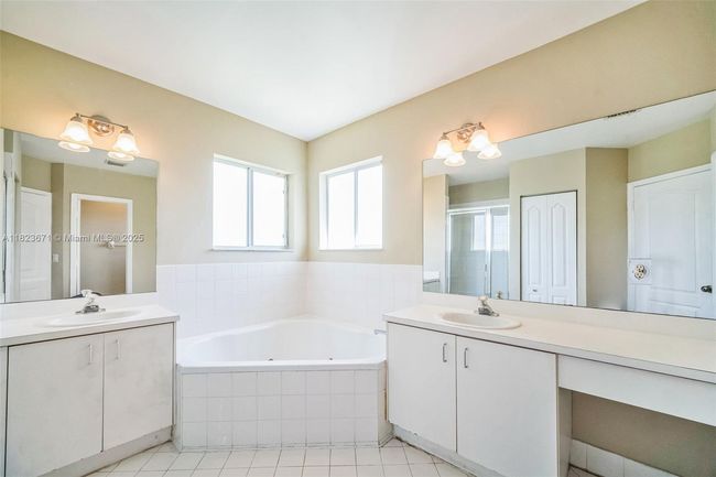 8995 Sw 213 Th St, House other with 4 bedrooms, 3 bathrooms and null parking in Cutler Bay FL | Image 15
