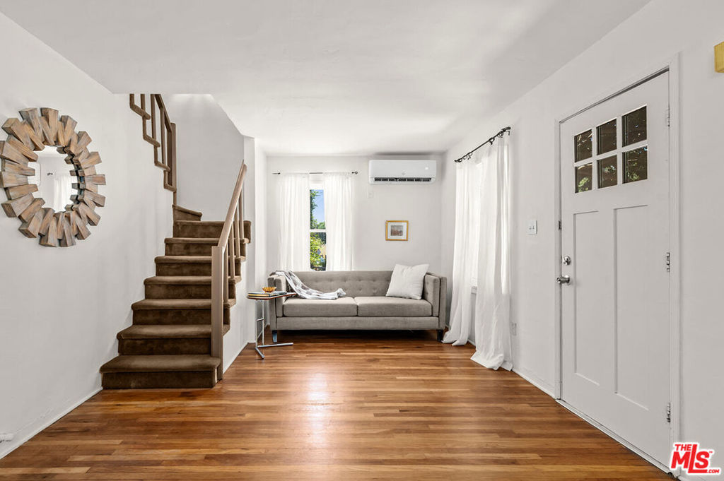 Residential Lease in Los Angeles 3