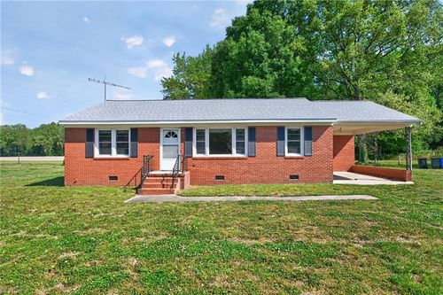 204 Country Club Rd, Franklin, VA, 23851-2854 | Card Image