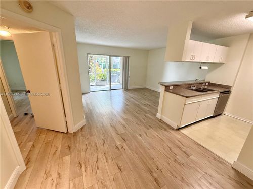 apt-105-410 S Park Rd, Hollywood, FL, 33021-8723 | Card Image